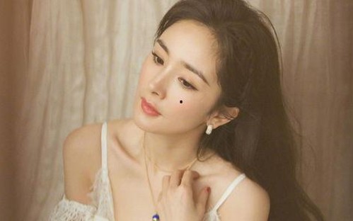 从甜蜜情侣到爆笑吃瓜：娱乐圈的多彩面貌变迁