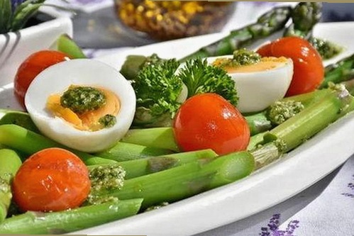 从拼搏到争议：娱乐圈五大女星的光影人生变迁