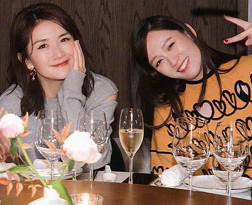 娱乐圈吃瓜新潮流：从幕后故事到舌尖狂欢，网友热议不断